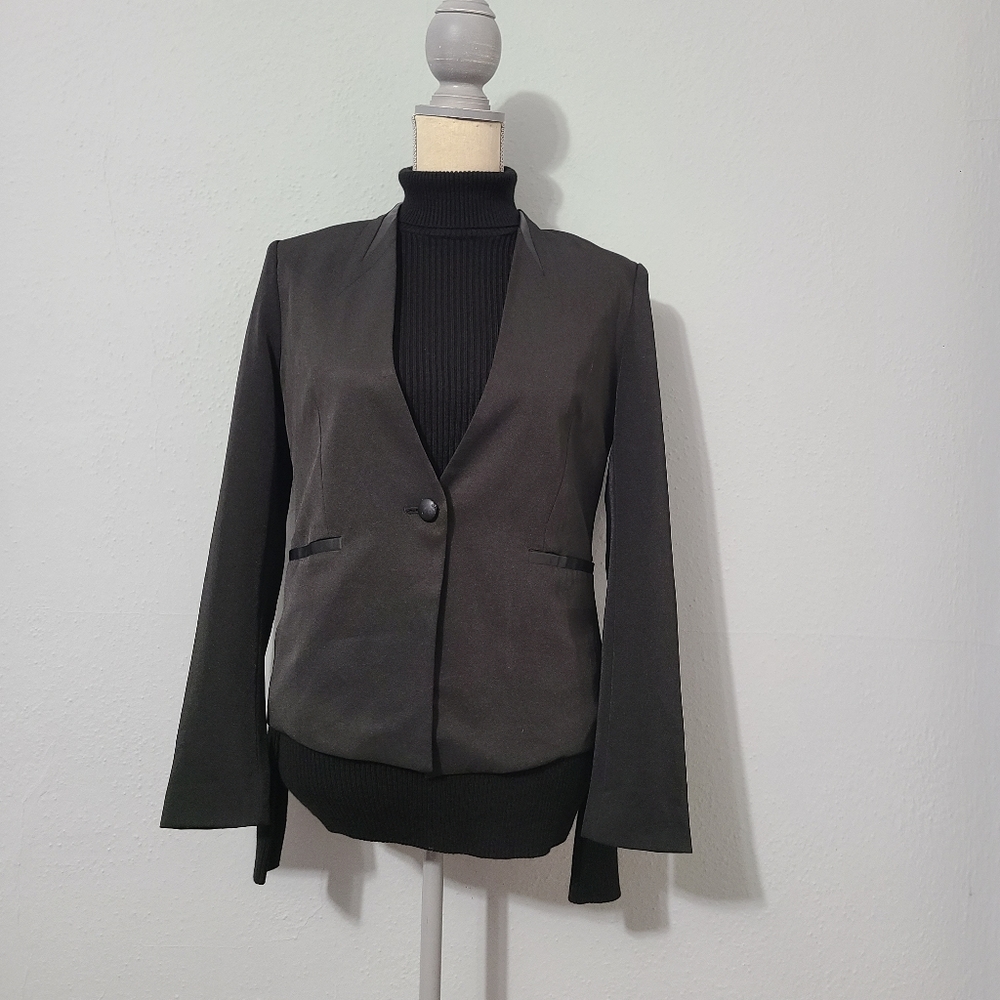 Forever 21 Dressy Blazer Size Medium‎